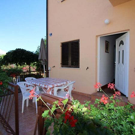 Apartment Liliana Near Beach Poreč Eksteriør bilde