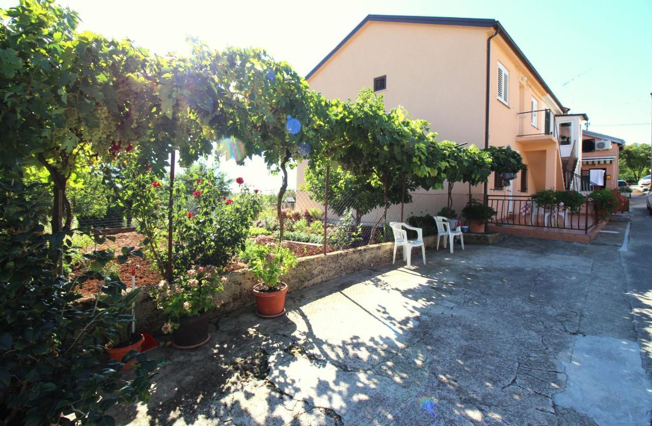 Apartment Liliana Near Beach Poreč Eksteriør bilde