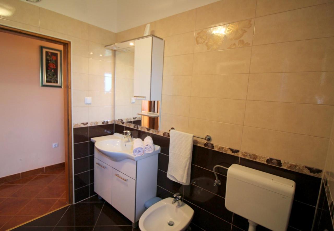 Apartment Liliana Near Beach Poreč Eksteriør bilde